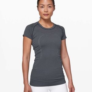 Lululemon Swiftly Tech Short Sleeve Crew- Size 6